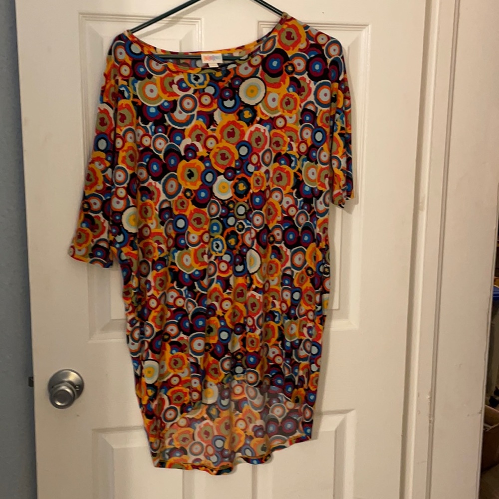 LuLaRoe Tunic 3/4 sleeves multi colored, the tag says XXS, it fits 10/12